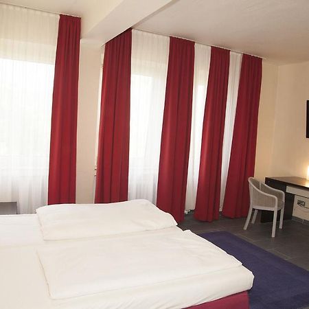Hotel A&O Koeln Hauptbahnhof Exterior foto