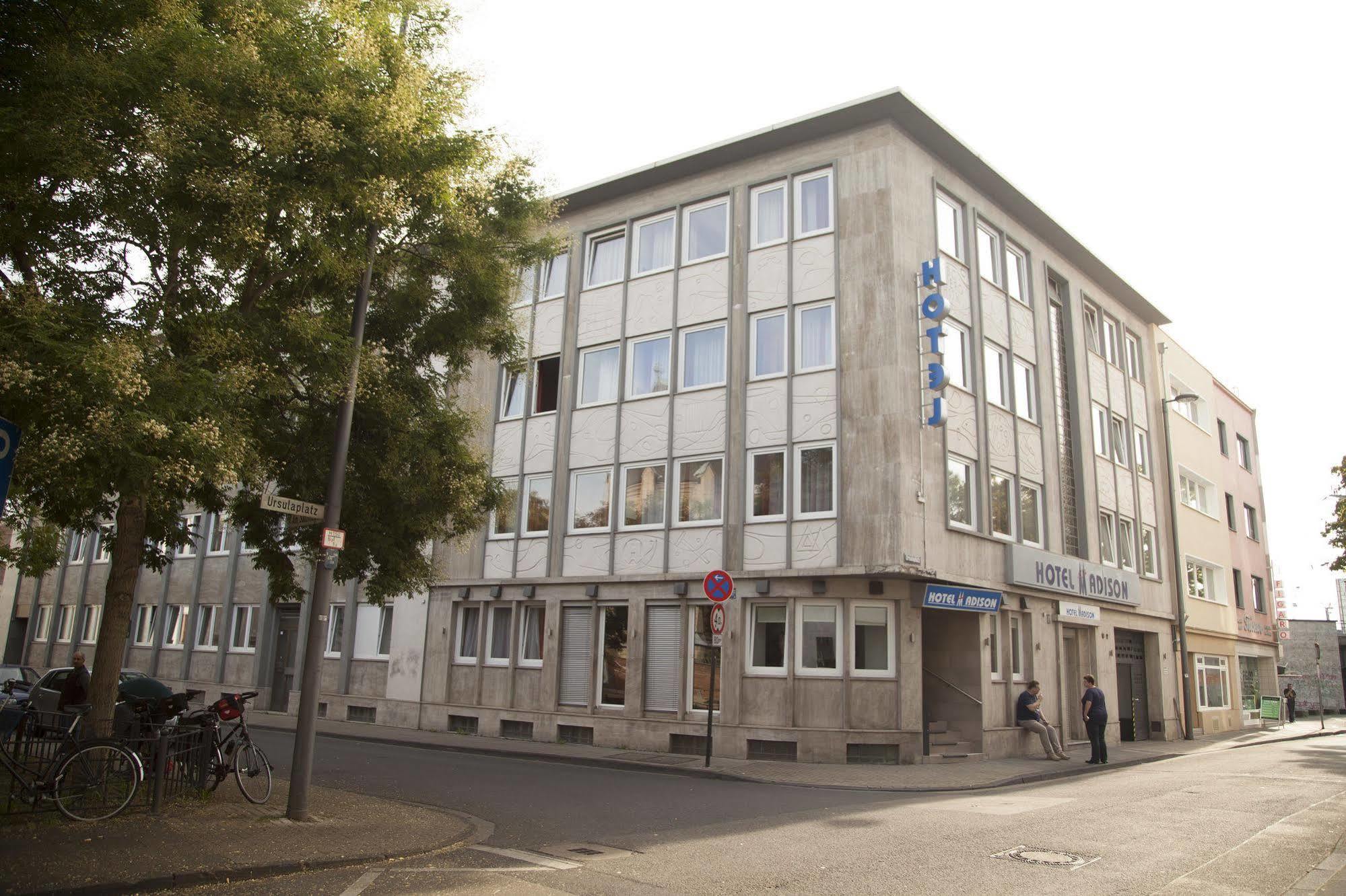 Hotel A&O Koeln Hauptbahnhof Exterior foto